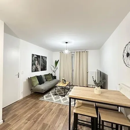 Cosy House A 6 Min Du Rer A Et Psa Apartment